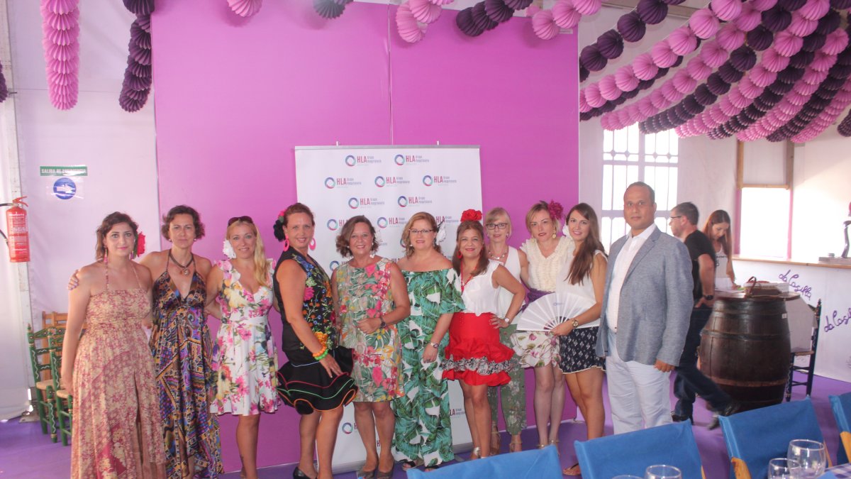Marga Morales, Natalia Martínez, Cristina Vicario, María del Mar Pérez, Isabel Tortosa, directora médica; Chelo Sebastián, Lola Lima, Beatriz Bolle,