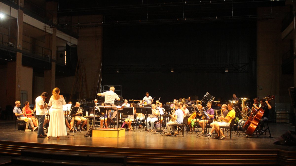 La Banda Municipal de Almería durante el ensayo general.