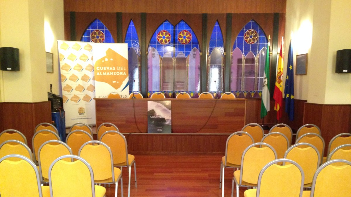 El salón de plenos ya cuenta con la instalación wifi.