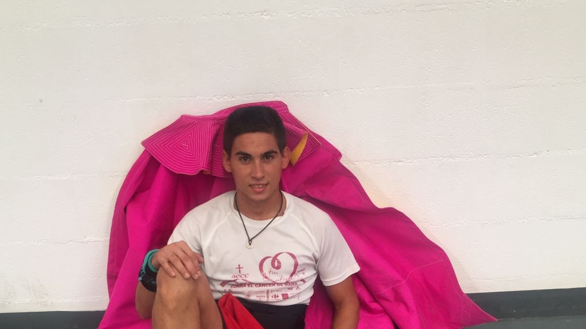 José Cabrera, novillero con picadores.