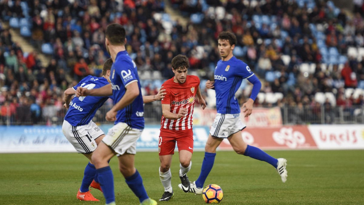 Pozo en el Almería-Oviedo de la pasada Liga.