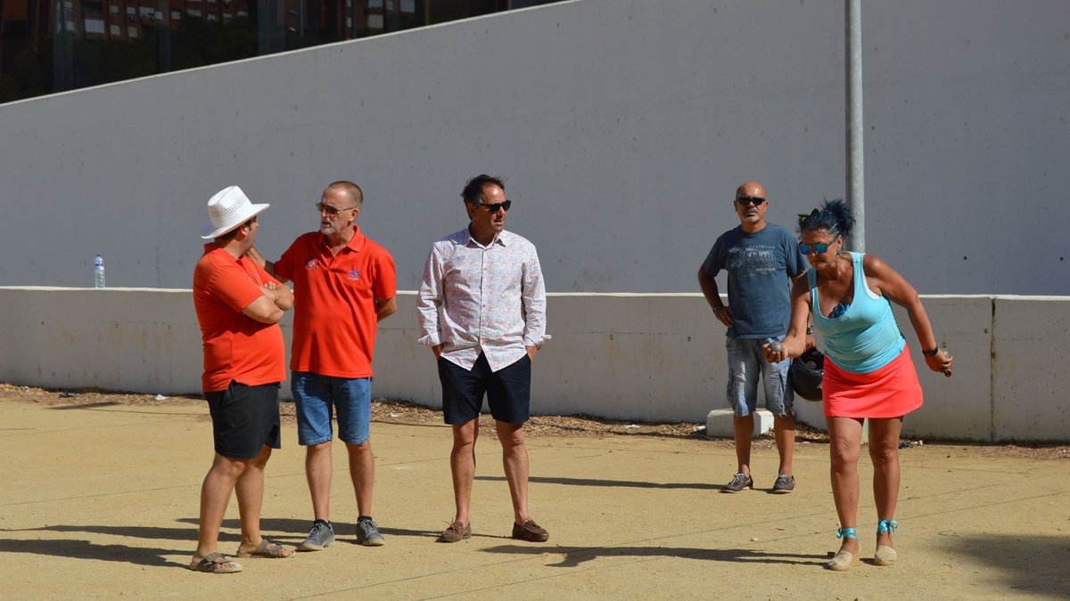 El concejal de Deportes, en la petanca.