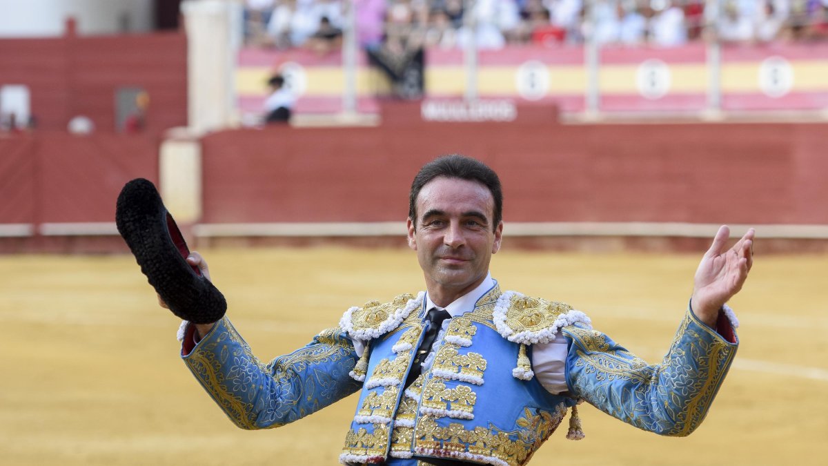 Enrique Ponce sumó otro triunfo en Almería.