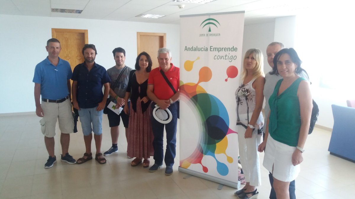 Visita de los italianos al CADE del puerto