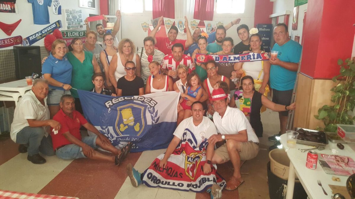 Aficionados de Almería y Oviedo.