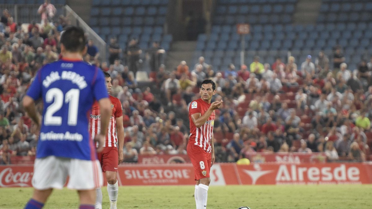 Tino Costa en su estreno con la rojiblanca.