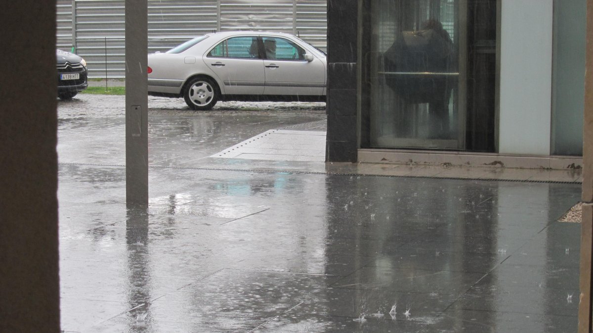 La lluvia cae con fuerza en la provincia.