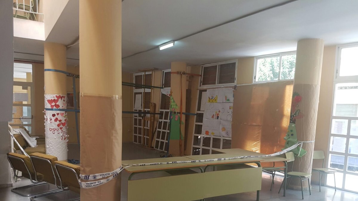 El CEIP Inés Relaño se sitúa en la calle General Luque, en el barrio de Pescadería.