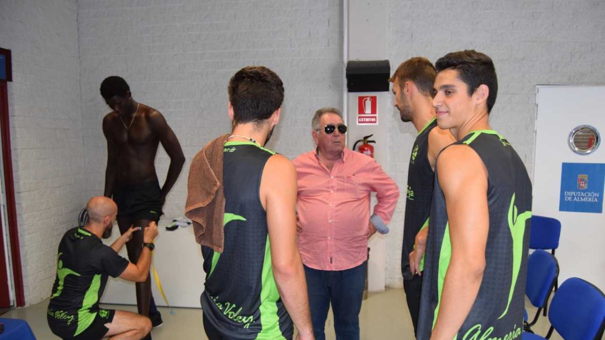 Ramón Sedeño ha recibido a la plantilla.