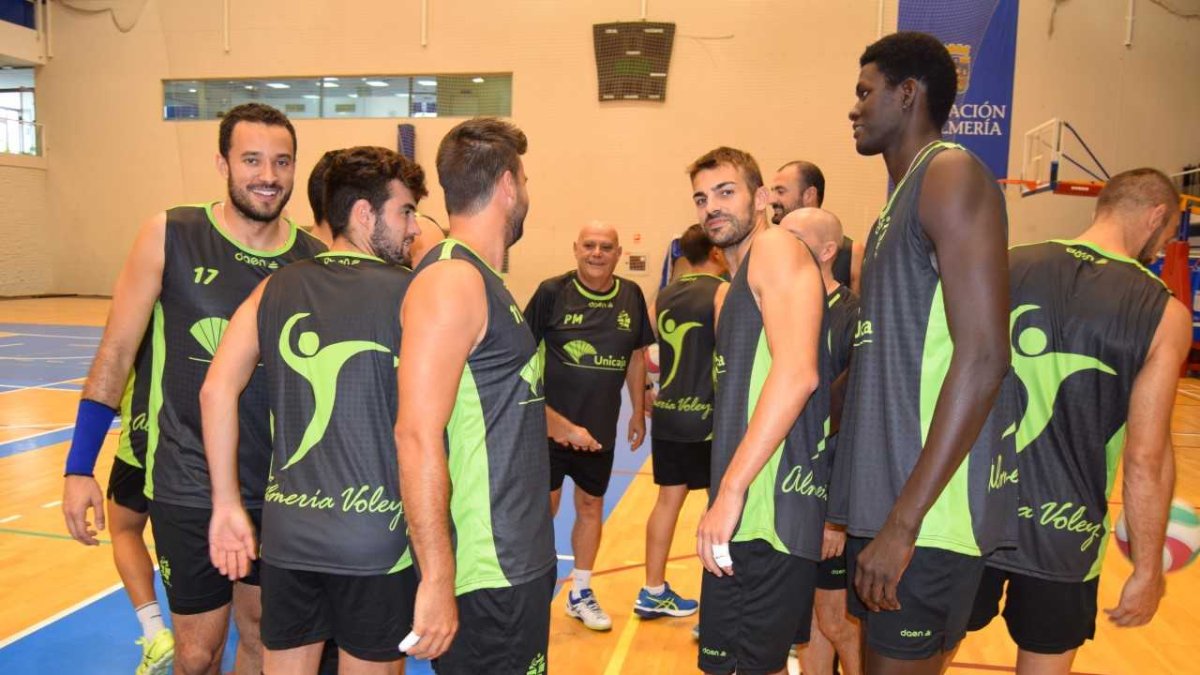 Piero Molducci con sus muchachos.