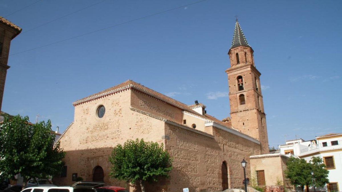 Exterior de la Iglesa Parroquial de Fondón.