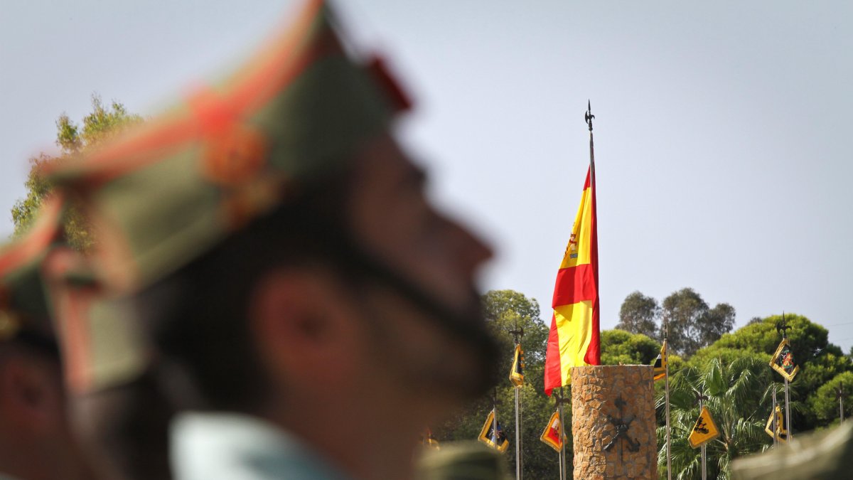 Parada militar de la Legión en la base de Viator