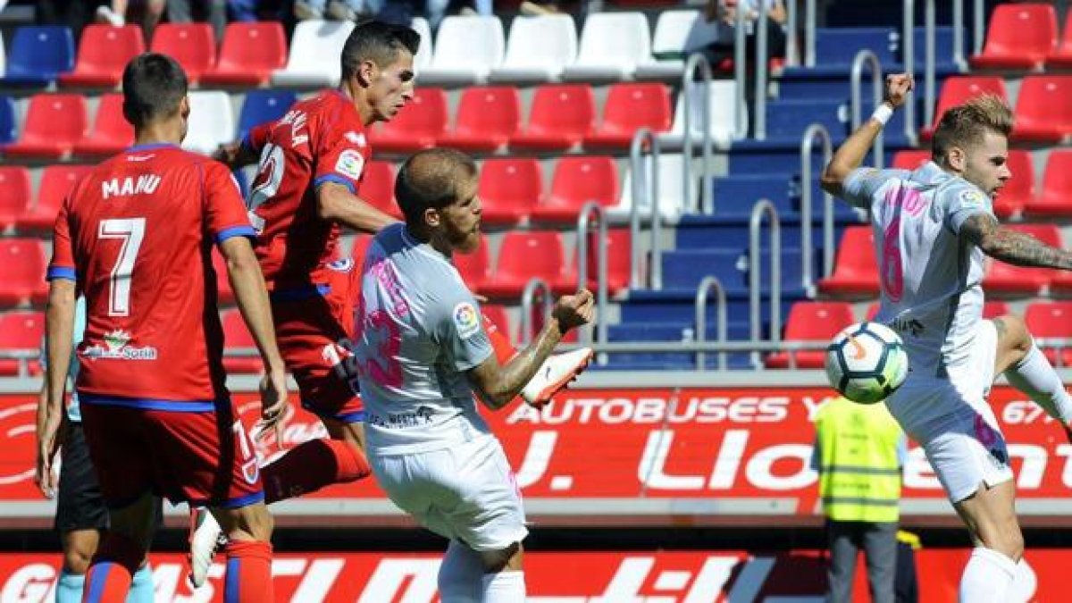 Una jugada del partido.