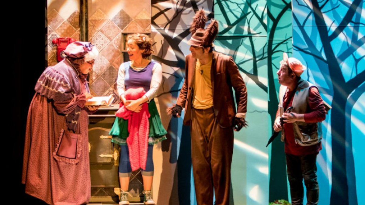 Caperucita lo que nunca se contó, de la Compañía de Teatro El Teloncillo, el domingo 22 de octubre en Almería