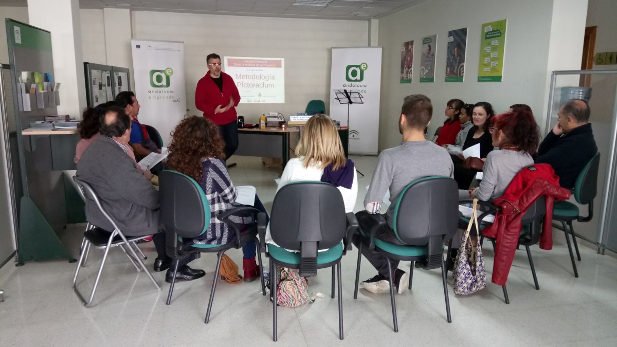 El CADE realiza diferentes cursos para empresarios y da apoyo a emprendedores.