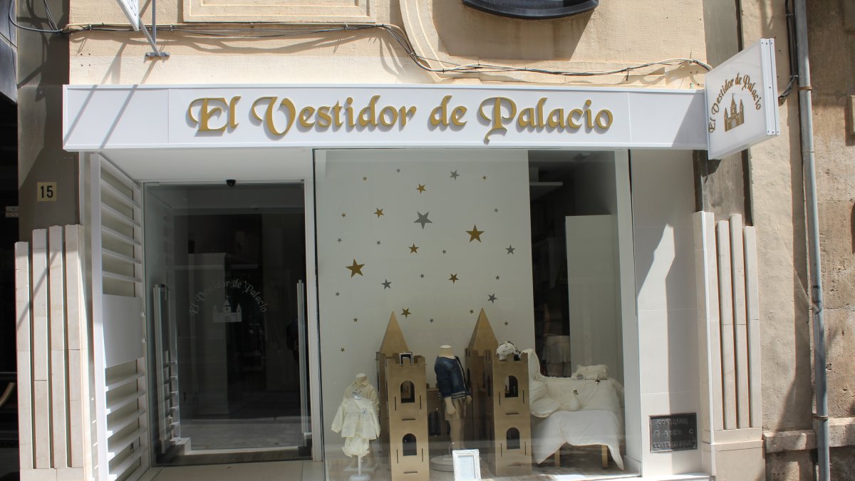 El Vestidor de Palacio está ubicado en la calle Reyes Católicos, número 15