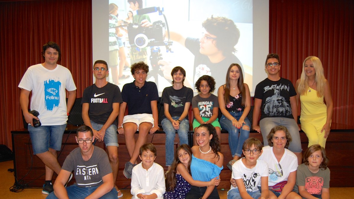 Foto de familia tras la proyección de las producciones realizadas por el alumnado.