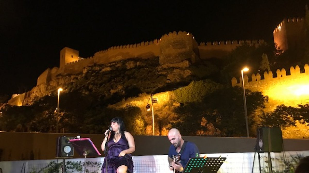 Sara Soul y Carlos López en La Guajira, a los pies de la Alcazaba, el jueves