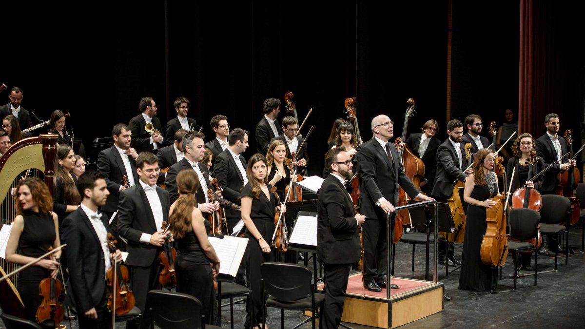 La OCAL, con su director Michael Thomas, en una imagen de archivo.