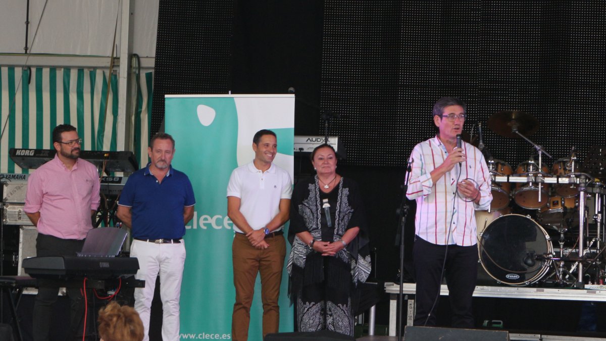 Manuel cortés, alcalde de Adra, Diego López, gerente de Clece, Concha Reyes, concejala de mayores, Moisés Valdivia, jefe de servicio de Clece e Ignac