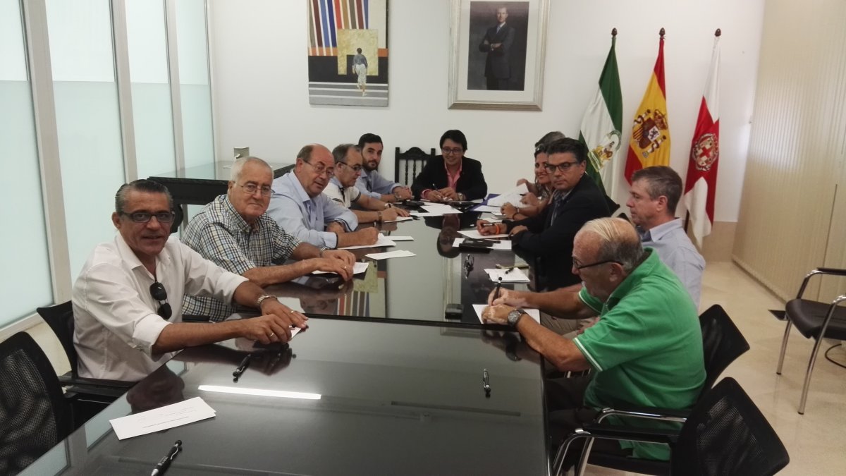 Jurado compuesto por expertos de las peñas taurinas, periodistas, aficionados y los grupos políticos municipales.