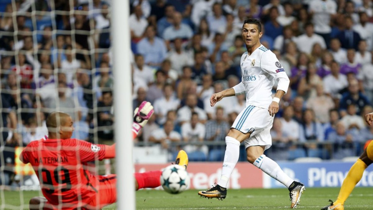 Cristiano marcándole el primero al APOEL.