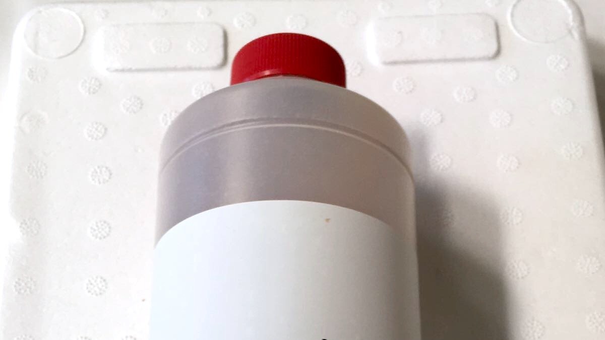 Un bote de Carpoglyphus distribuido por Koppert España.