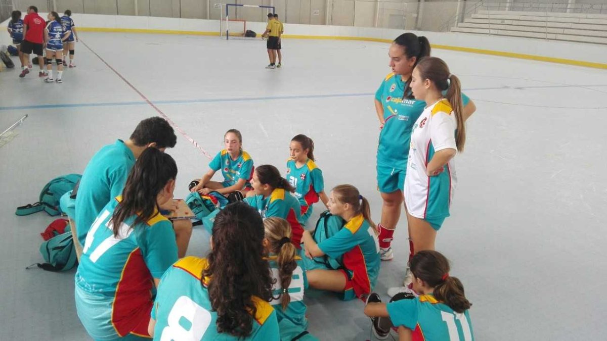 Atendiendo al entrenador.