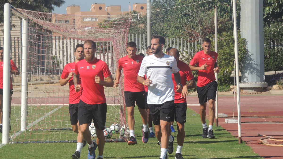 Carrera continua para los titulares.