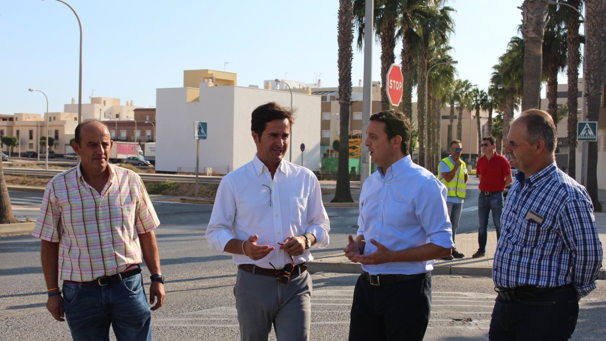 El vicepresidente de Diputación y el alcalde de El Ejido en Balerma.