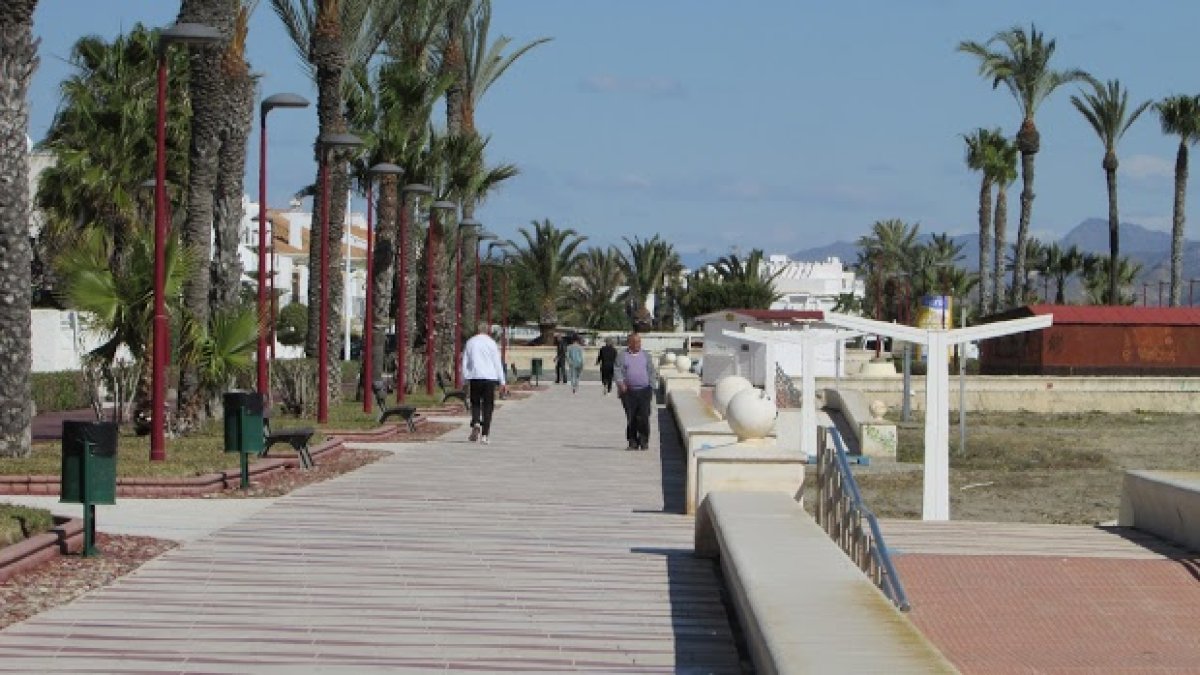 Paseo Marítimo de Vera, una de las poblaciones afectadas por el plan.