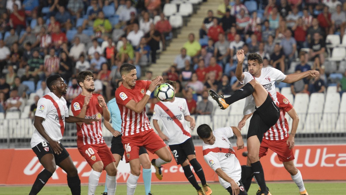 Una jugada del partido.