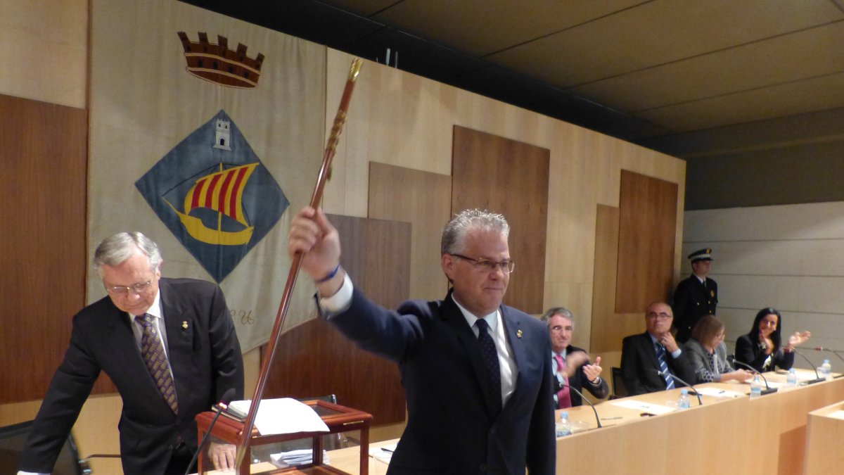 Pere Granados fue elegido alcalde de Salou por primera vez en 2009, En 2015 se presentó con CiU y gobierna en coalición con el PSC