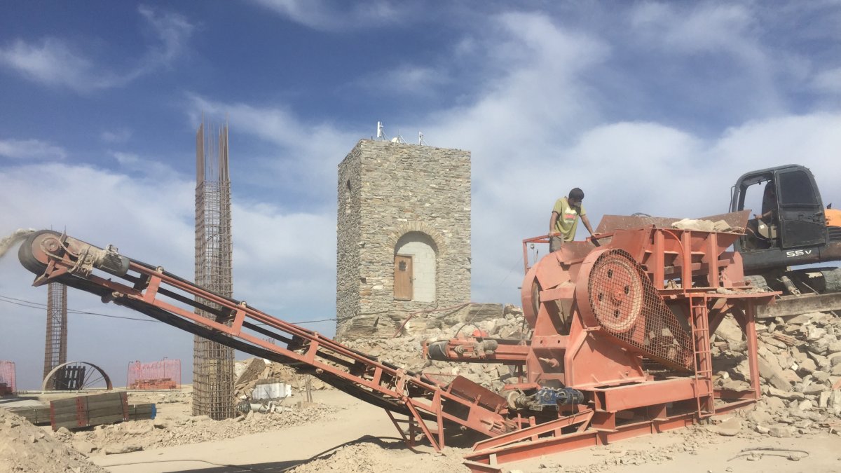 El monasterio de Monteagud, tanto sus obras como su propiedad, han despertado polémica, como la destitución del capataz del Nazareno de Berja o El