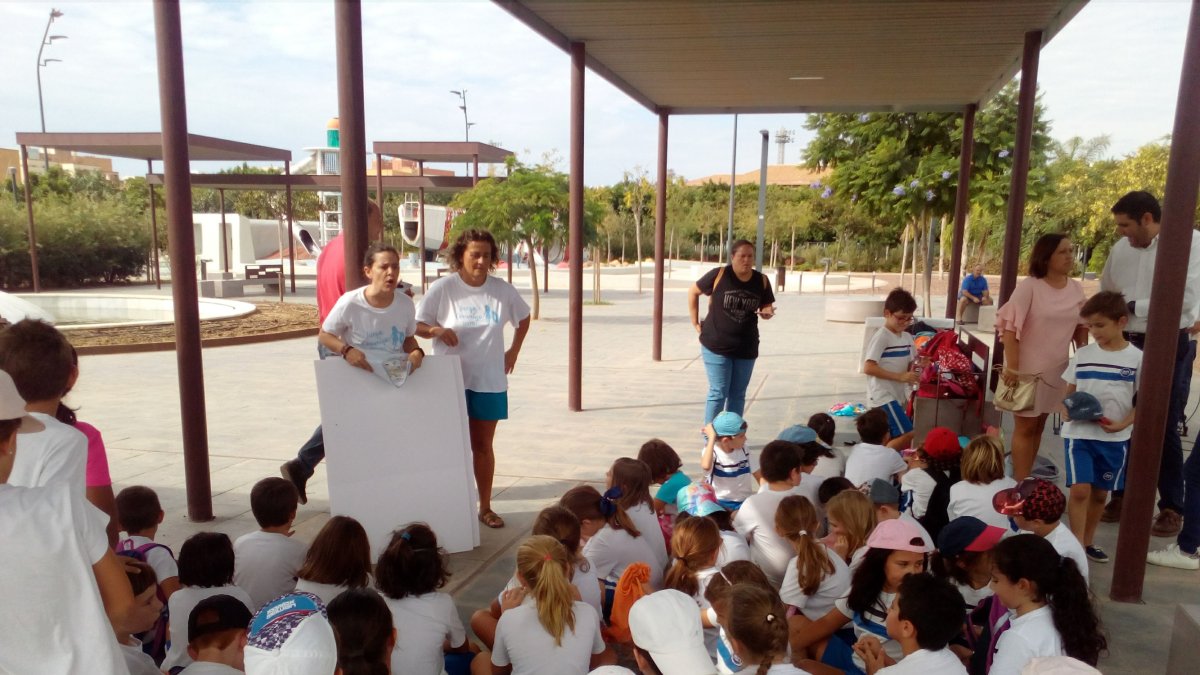 Los alumnos de segundo y tercero de primaria del colegio Virgen del Mar