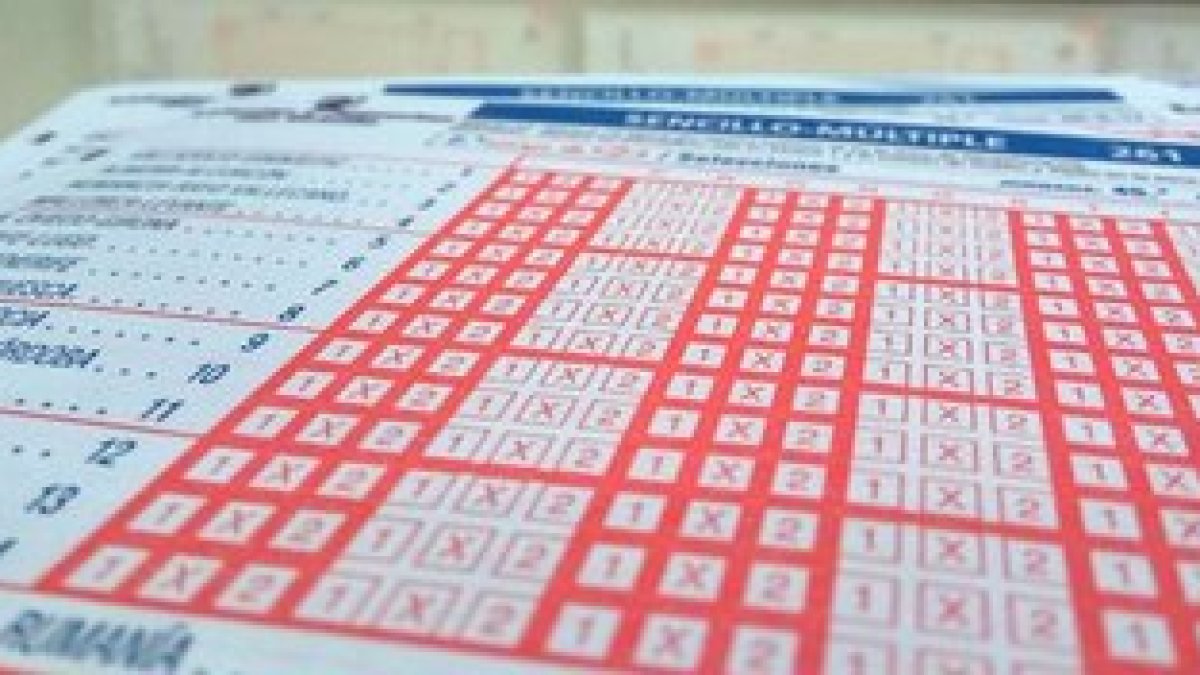 No es fácil acertar con el once del Almería.