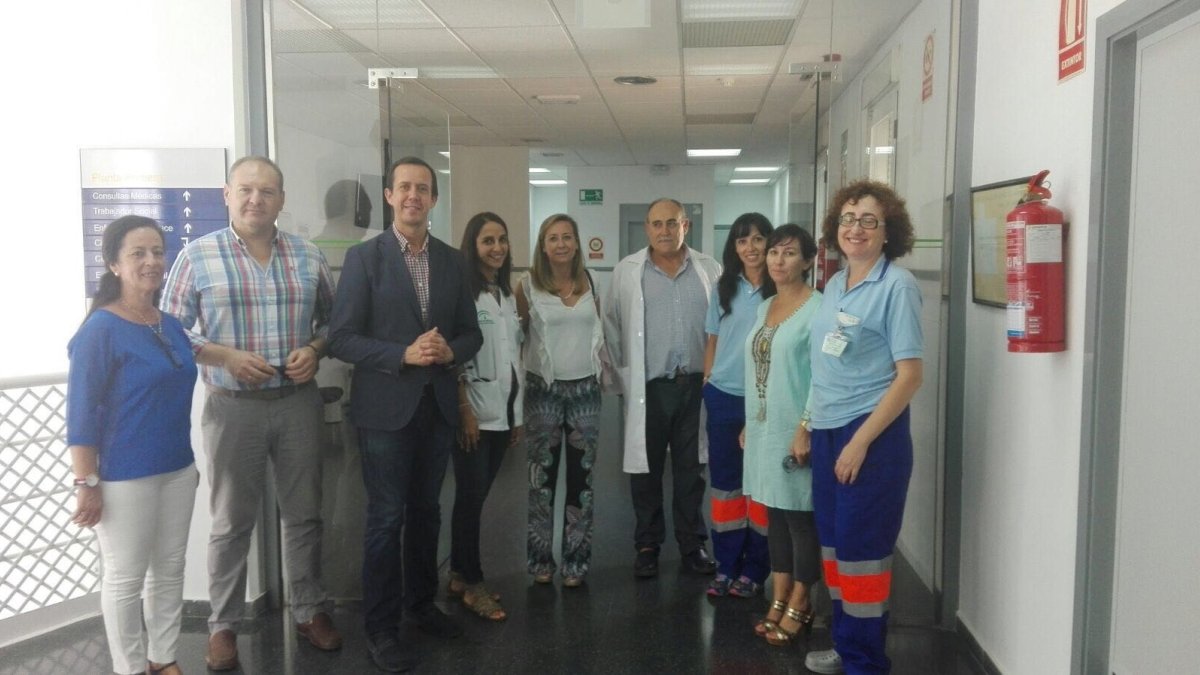 El delegado de Salud en su visita al centro de salud.