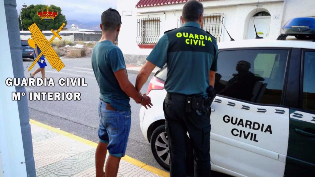 Imagen del detenido por la Guardia Civil.