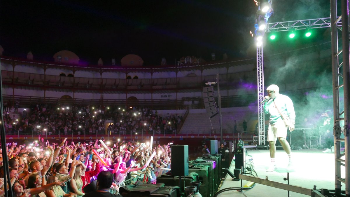 La gente se rindió al talento del artista puertorriqueño Bad Bunny.