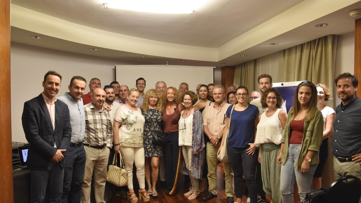 Más de una veintena de empresarios almerienses asistieron al encuentro con Silvia Escribano en el hotel NH. Todos ellos aprendieron la importancia de