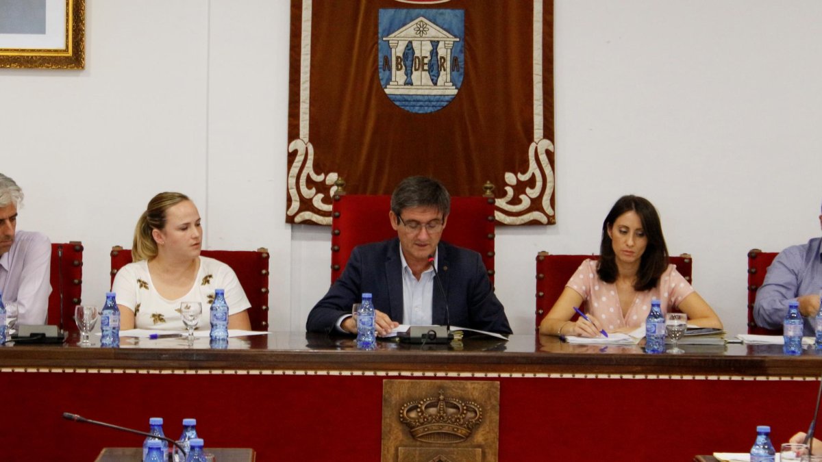El alcalde Manuel Cortés durante la celebración del Pleno