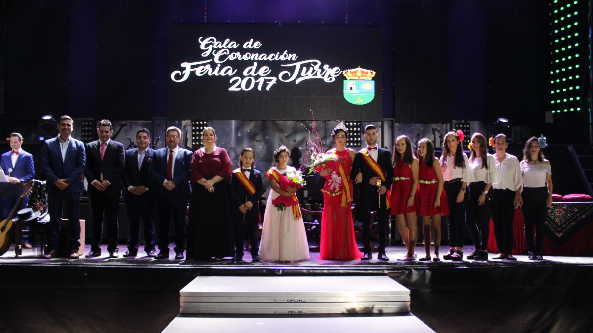 Gala de pregón y coronación de los reyes de las fiestas.