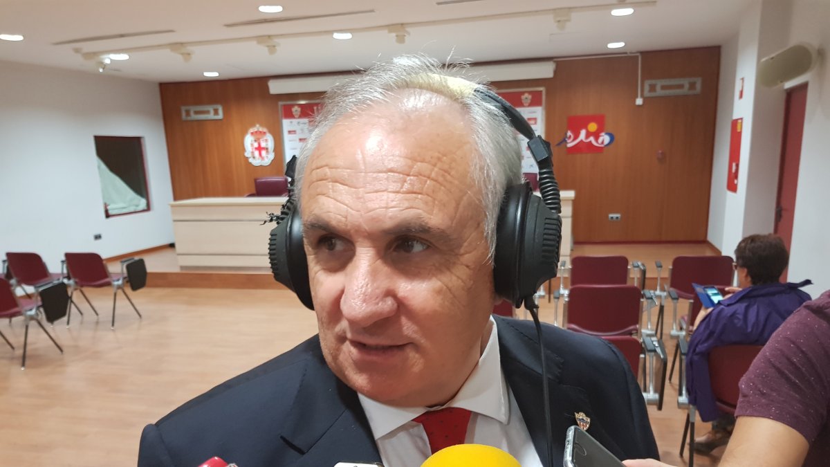 Alfonso García hablando en Carrusel.