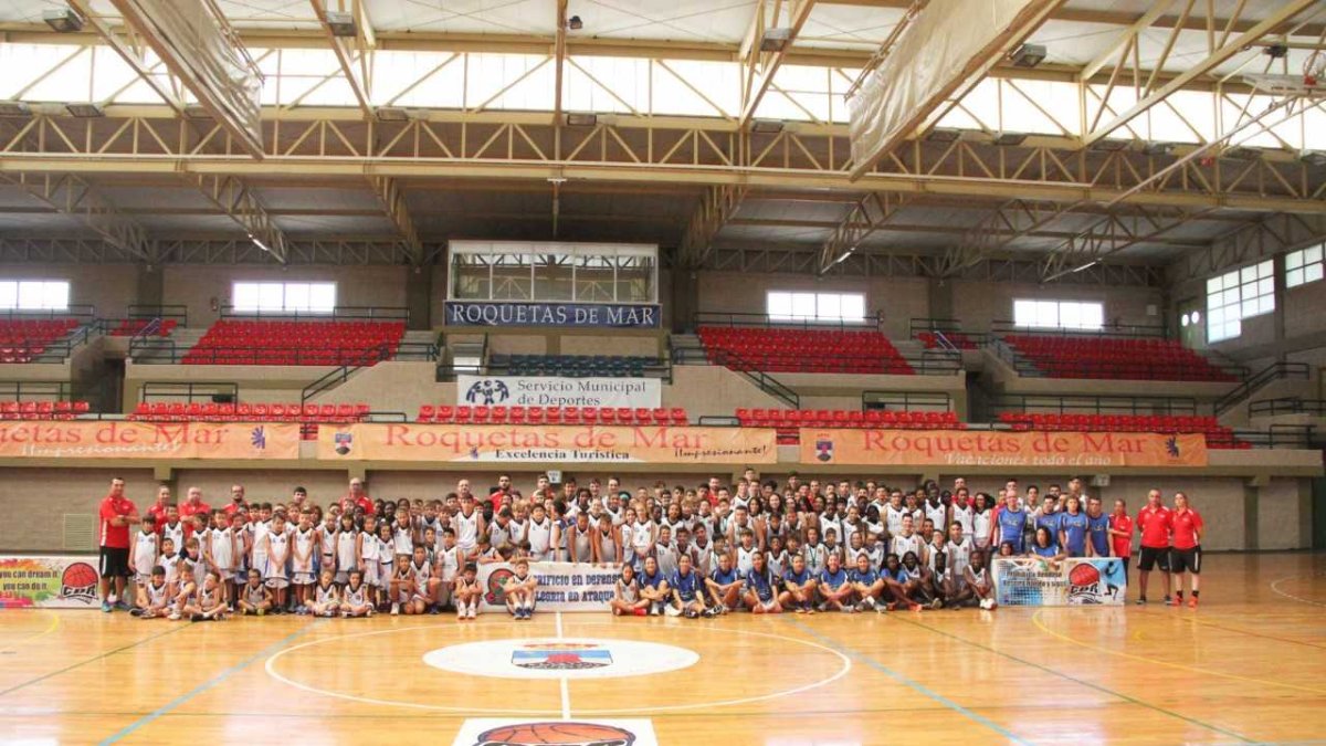 La gran familia del baloncesto roquetero.