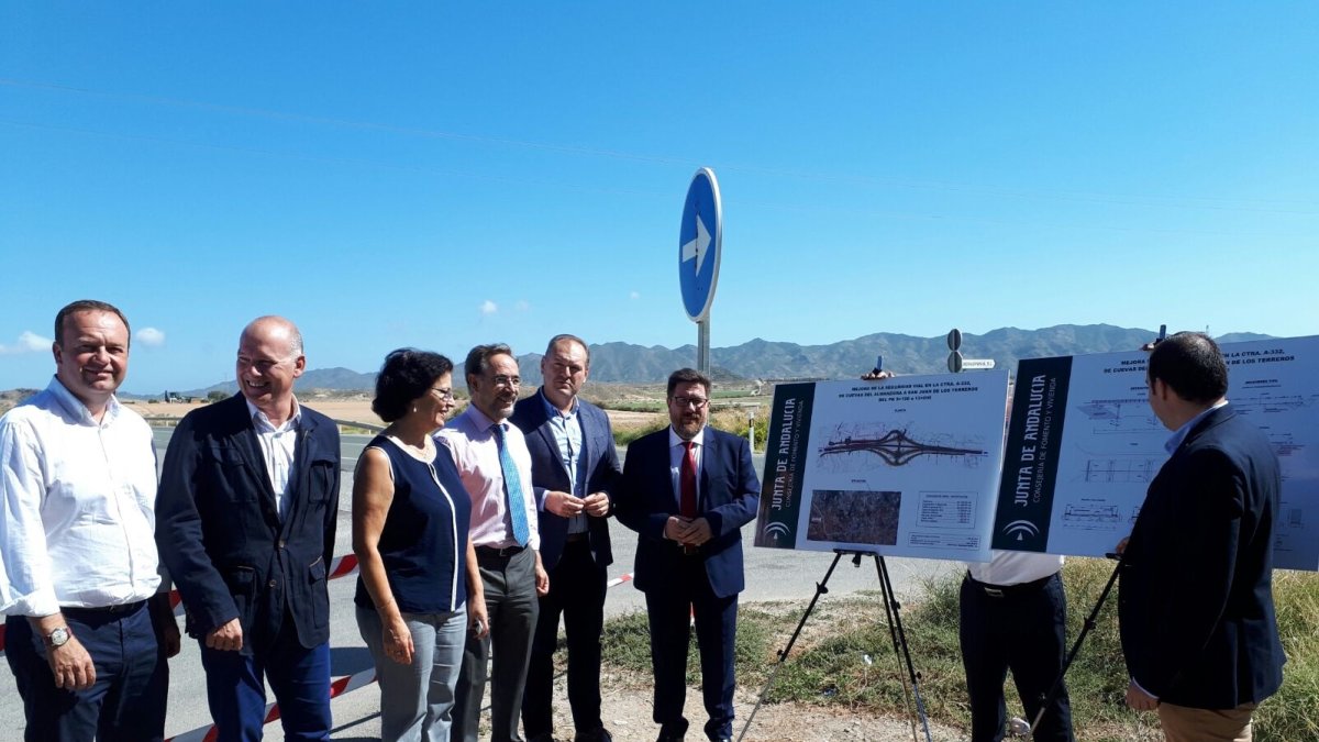 El consejero de Fomento, Felipe López, ha visitado la zona de las obras.