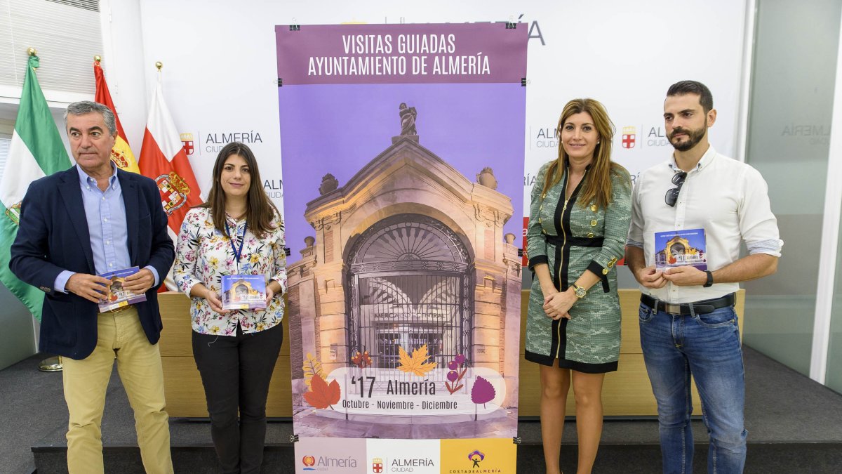 Presentación del calendario de visitas guiadas para este otoño, ayer.