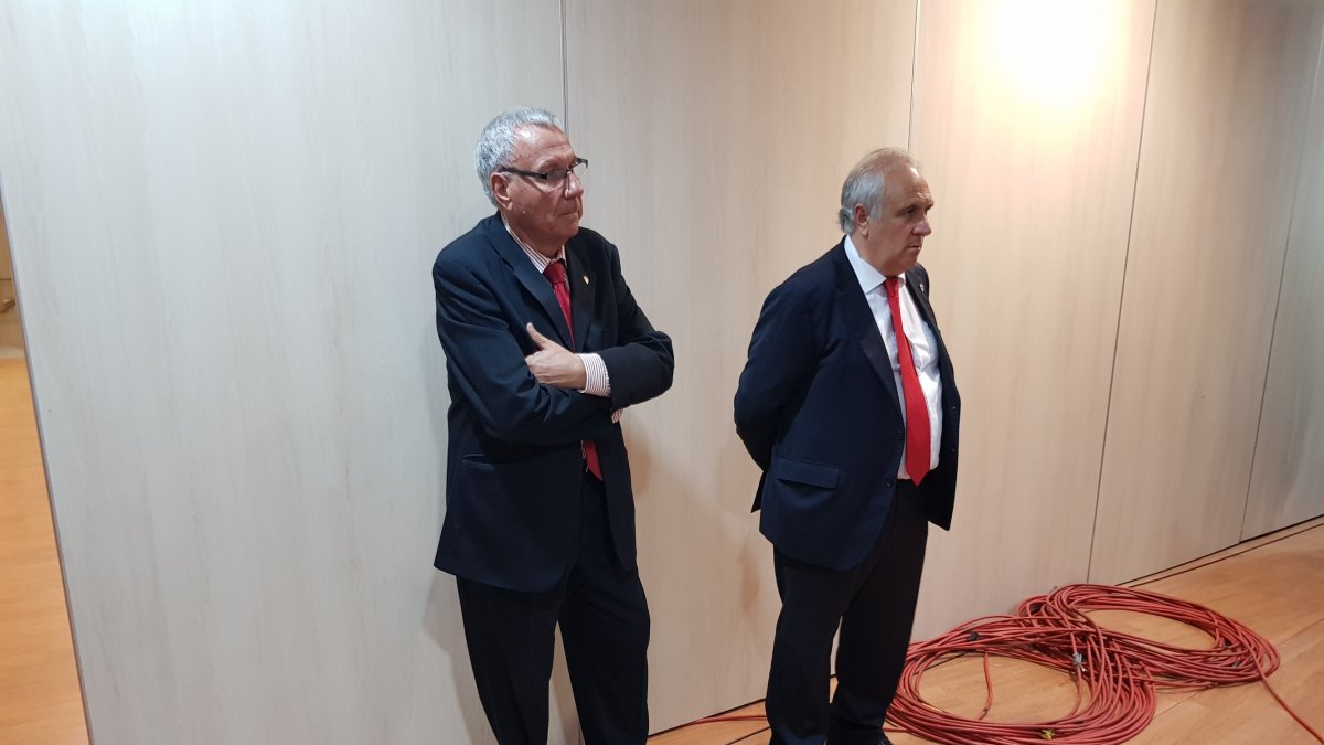 Alfonso García y Manolo García en sala de prensa.