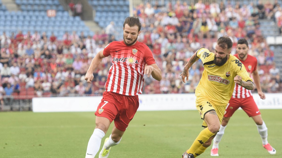 Marco Motta en el Almería-Reus de la pasada Liga.