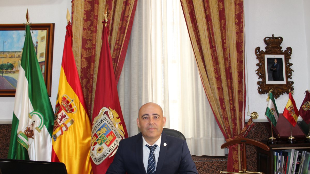 El alcalde huercalense, Domingo Fernández.