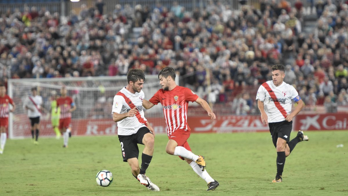 Pozo en el partido ante el Sevilla Atlético.